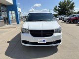 Used 2017 Dodge Grand Caravan SE image 2