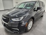 Used 2023 Chrysler Pacifica Touring-L image 6