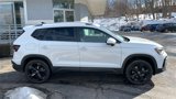 New 2025 Volkswagen Taos SEL image 4