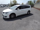 Used 2017 Chrysler Pacifica Touring-L image 2