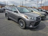 Used 2018 Toyota Highlander AWD V6 image 4