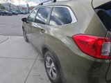 Used 2024 Subaru Ascent Premium w/ Convenience Package image 4