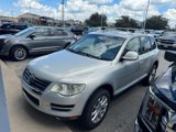 Used 2010 Volkswagen Touareg TDI image 2