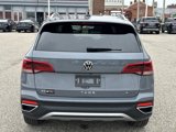 Certified 2024 Volkswagen Taos SE image 4