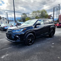 Used 2019 Toyota Highlander SE image 2