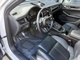 Certified 2024 Porsche Macan image 4
