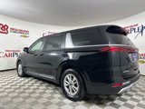 Used 2023 Kia Carnival LX image 4