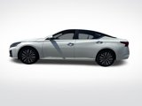 Used 2023 Nissan Altima 2.5 SV image 2