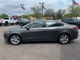 Used 2018 Ford Fusion SE w/ Fusion SE Technology Package image 2