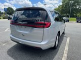 Used 2023 Chrysler Pacifica Touring-L image 4