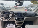 Used 2017 Chrysler Pacifica Limited w/ UConnect Theater Package image 6