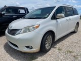 Used 2015 Toyota Sienna Limited Premium image 2