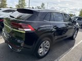 Used 2023 Volkswagen Atlas Cross Sport SE w/ Panoramic Sunroof Package image 2
