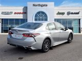 Used 2022 Toyota Camry SE image 4