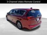 Used 2022 Chrysler Pacifica Limited w/ Uconnect Theater Family Group image 6