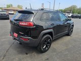 Used 2017 Jeep Cherokee Trailhawk image 6