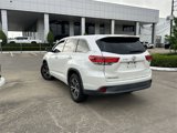 Used 2017 Toyota Highlander LE image 5