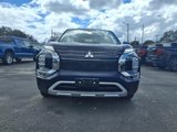 Used 2023 Mitsubishi Outlander SE image 2