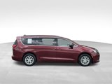 Used 2021 Chrysler Voyager Lxi image 6
