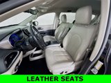 Used 2021 Chrysler Pacifica Touring-L image 2