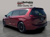 Used 2023 Chrysler Pacifica Touring-L image 4
