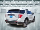 Used 2022 Ford Explorer XLT w/ Equipment Group 202A image 3