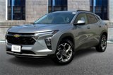 Used 2024 Chevrolet Trax LT image 2