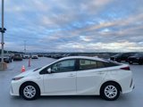 Used 2017 Toyota Prius Prime Premium image 6