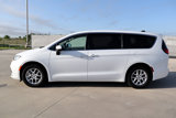 Used 2023 Chrysler Pacifica Touring-L image 3