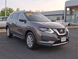 Used 2018 Nissan Rogue SV image 2