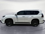 Used 2023 Lexus GX 460 Premium w/ Accessory Package image 2