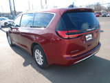 Used 2023 Chrysler Pacifica Touring-L image 5