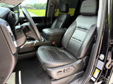Used 2023 GMC Sierra 2500 Denali w/ Denali Black Diamond Edition image 4