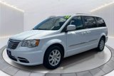 Used 2016 Chrysler Town & Country Touring image 3