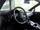 Certified 2023 Porsche Macan image 4