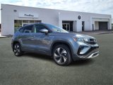 Used 2024 Volkswagen Taos SE w/ Panoramic Sunroof Package image 2