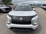 Used 2022 Mitsubishi Outlander ES image 3
