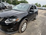 Used 2016 Nissan Rogue SV image 3