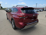 Used 2021 Toyota Highlander Platinum image 3