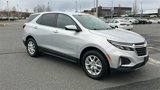 Used 2022 Chevrolet Equinox LT image 2