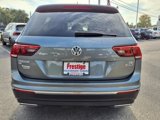 Used 2018 Volkswagen Tiguan SE w/ Panoramic Sunroof Package image 5