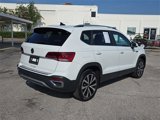 Certified 2024 Volkswagen Taos SE image 4