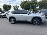 Used 2022 Nissan Rogue SV image 2
