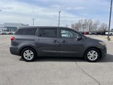 Used 2016 Kia Sedona LX w/ LX Convenience Package image 4