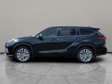 Used 2022 Toyota Highlander Platinum image 3