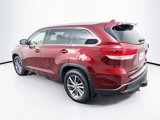 Used 2017 Toyota Highlander AWD V6 image 5