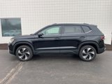 New 2025 Volkswagen Taos SE image 2