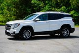Used 2022 GMC Terrain SLT image 2