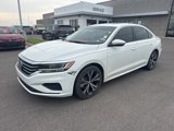 Used 2021 Volkswagen Passat 2.0T SE image 3