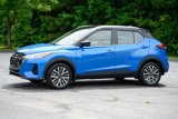 Used 2023 Nissan Kicks SV image 2